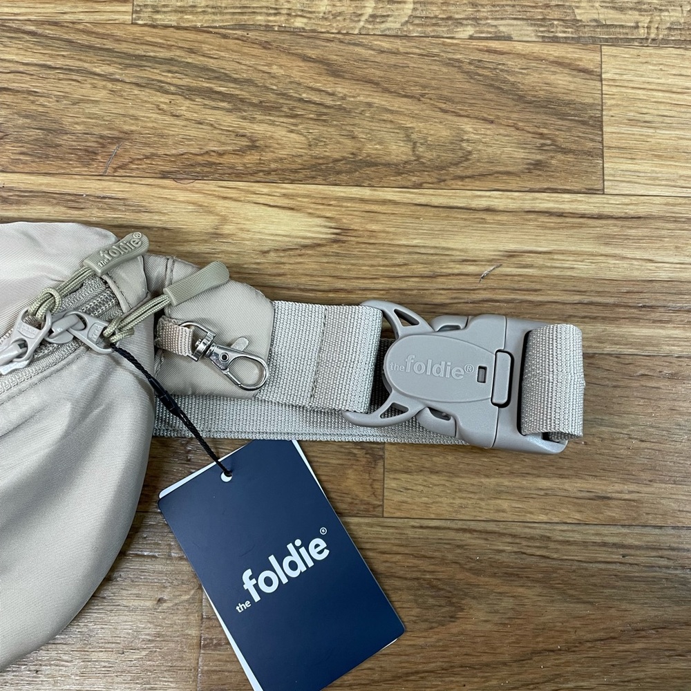Tolale Beige Crossbody Bag - Lightweight Nylon Travel Pouch - Picture 7 of 9